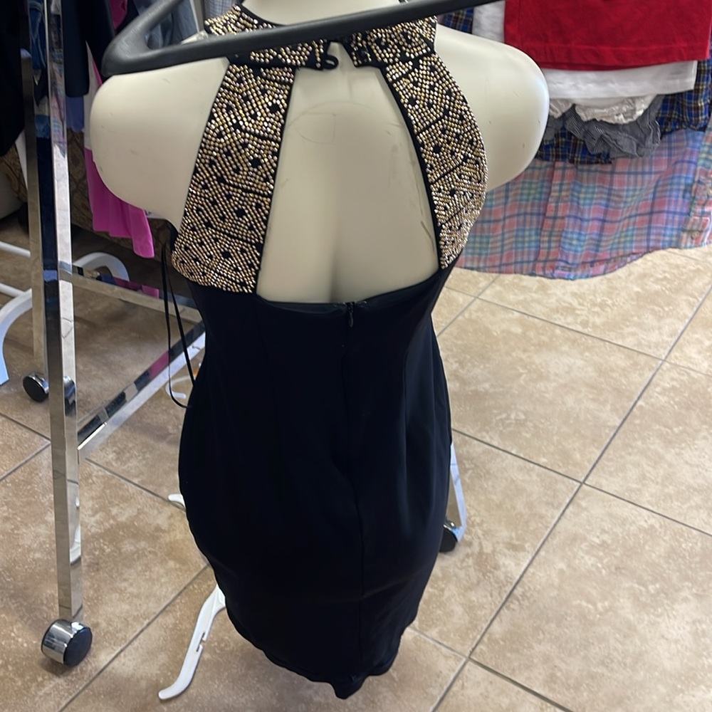 Cache dress - Picture 2 of 2